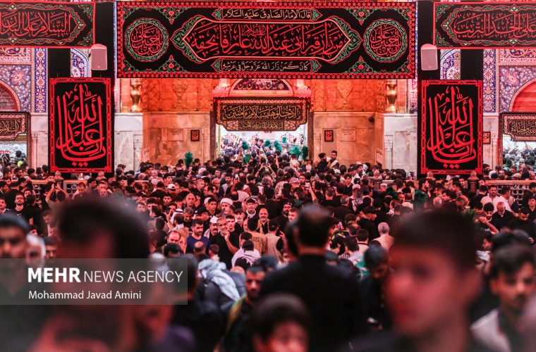 عزاداری ایرانیها در بین الحرمین با مداحی حسین ستوده – پایگاه خبری تبریز یازار | اخبار ایران و جهان عزاداری ایرانیها در بین الحرمین با مداحی حسین ستوده – پایگاه خبری تبریز یازار | اخبار ایران و جهان