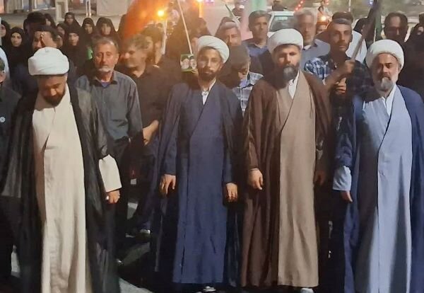 راهپیمایی شبانه مردم انقلابی آبدان راهپیمایی شبانه مردم انقلابی آبدان