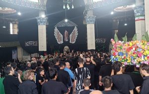 سینه‌زنی و تشییع نمادین تابوت امام رضا (ع) در شهر شاهدیه یزد – پایگاه خبری تبریز یازار | اخبار ایران و جهان