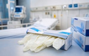 هشدار تولیدکنندگان: واردات دستکش پزشکی، تولید داخل را زمین‌گیر می‌کند – پایگاه خبری تبریز یازار | اخبار ایران و جهان