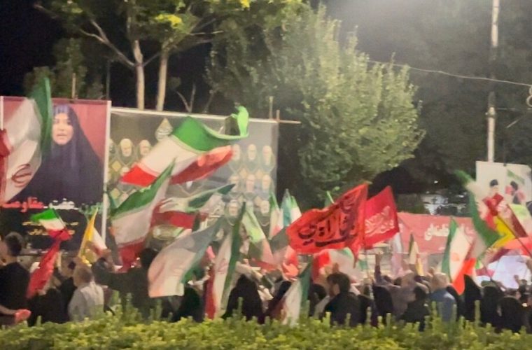 چراغ اجتماع شبانه تبریزیها در شب ۱۸۵ همچنان روشن است – پایگاه خبری تبریز یازار | اخبار ایران و جهان چراغ اجتماع شبانه تبریزیها در شب ۱۸۵ همچنان روشن است – پایگاه خبری تبریز یازار | اخبار ایران و جهان