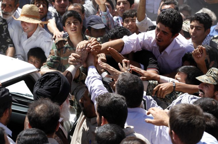 با دیدن کودکی که در سیل مرده بود با صدای بلند گریستم! – پایگاه خبری تبریز یازار | اخبار ایران و جهان با دیدن کودکی که در سیل مرده بود با صدای بلند گریستم! – پایگاه خبری تبریز یازار | اخبار ایران و جهان