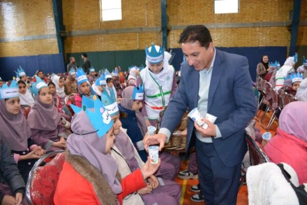 تأکید بر توزیع عادلانه شیر رایگان میان دانش‌آموزان کردستان – پایگاه خبری تبریز یازار | اخبار ایران و جهان